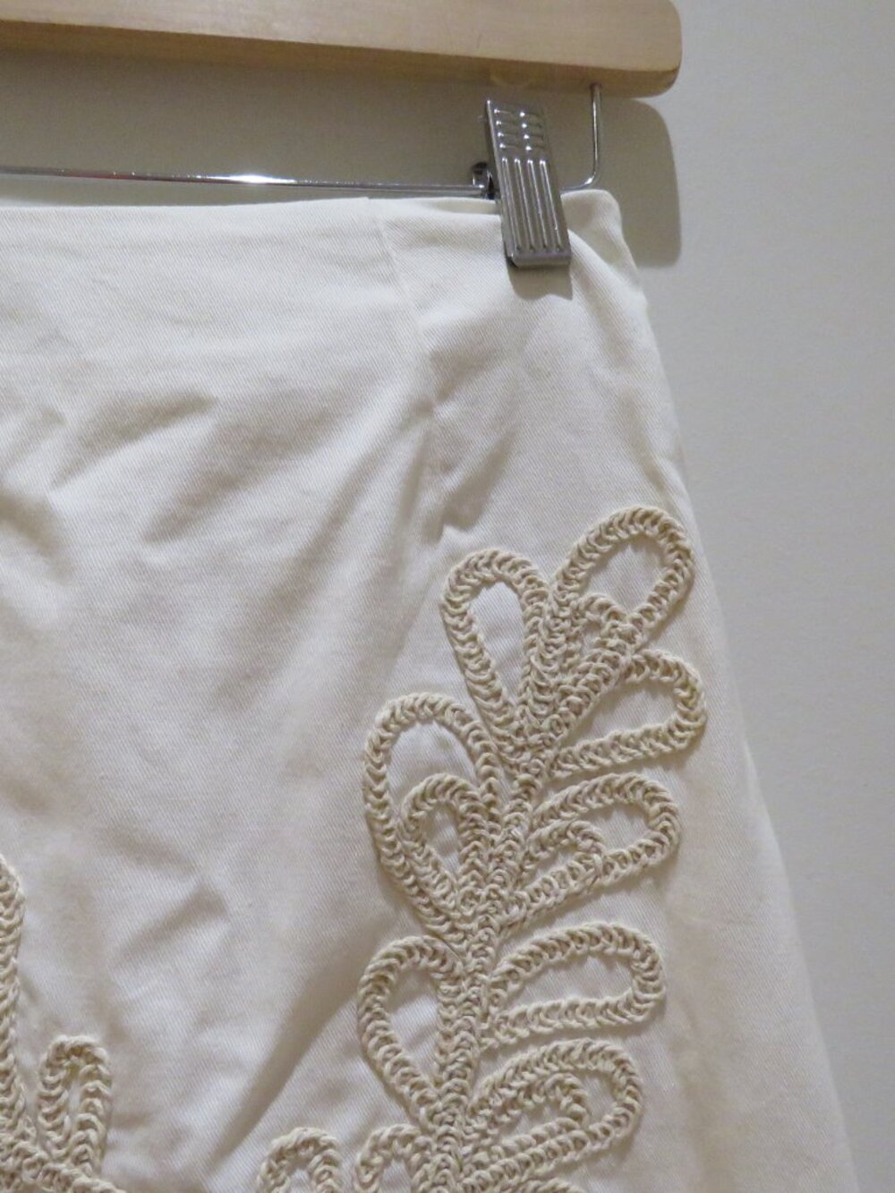 MAJE Janetty Embroidered High Waist Cotton Mini Skirt Cream Coastal Quiet Luxury - Picture 4 of 14